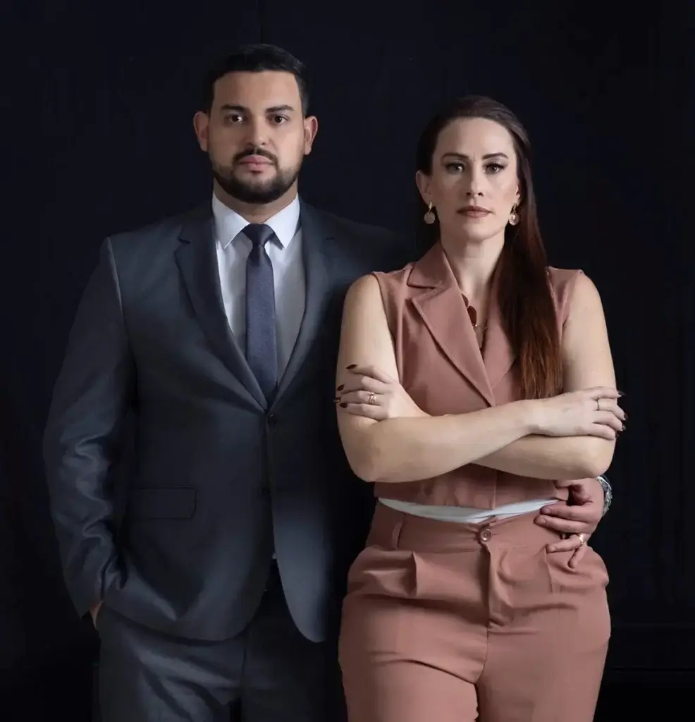 Advogados Vanderson Chagas e Flavia Bueno